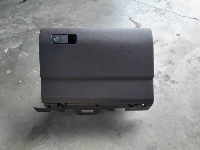 Крышка вещевого ящика 3CN857101A82V VAG