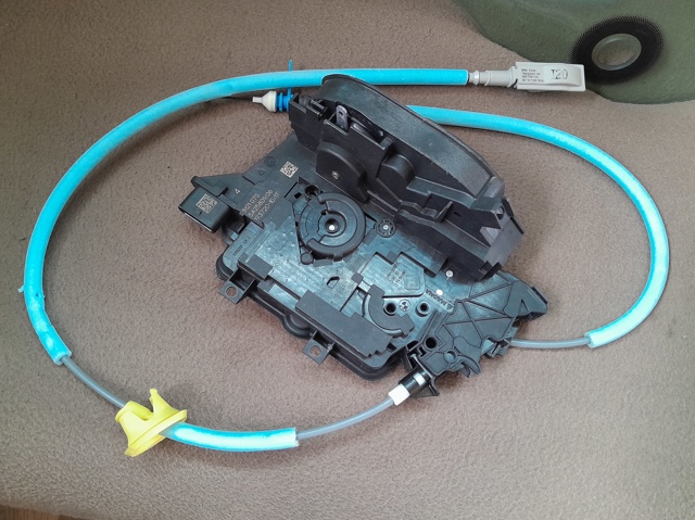 Замок передней левой двери 51215A258D1 BMW
