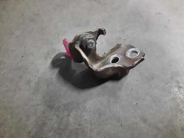 Петля передней двери правая BB5Z7822810B FORD