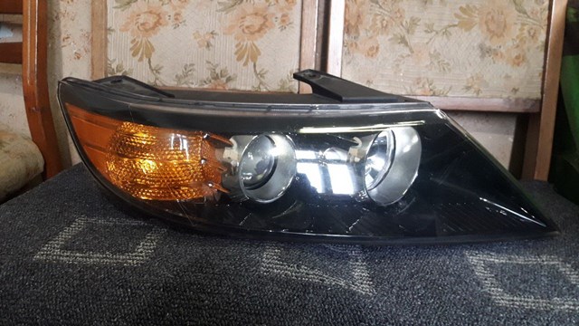 Фара правая 921022P090 HYUNDAI