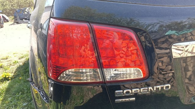 Задняя левая внешняя фара 924012P120 HYUNDAI