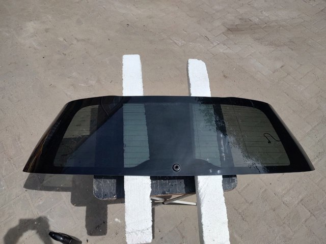 Стекло заднее A1667402200 MERCEDES