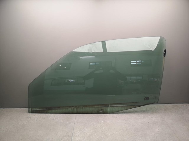 Стекло двери передней левой 7700842899 RENAULT