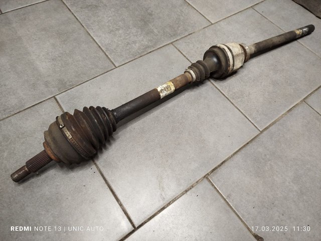 Привод правый 8200500683 RENAULT