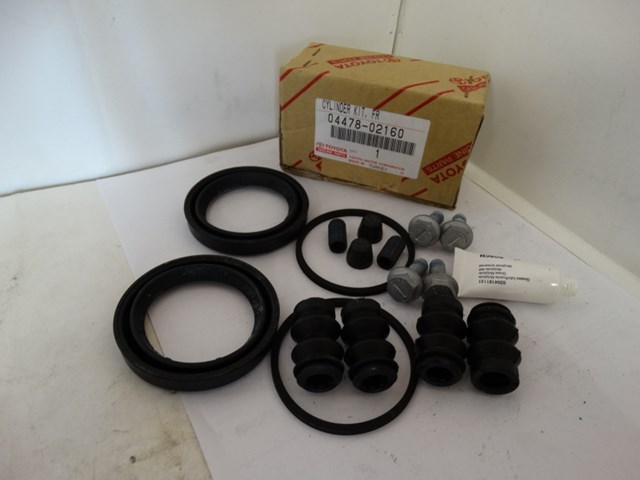 TOYOTA 0447802160 Ремкомплект суппорта тормозного переднего в наличии Киев