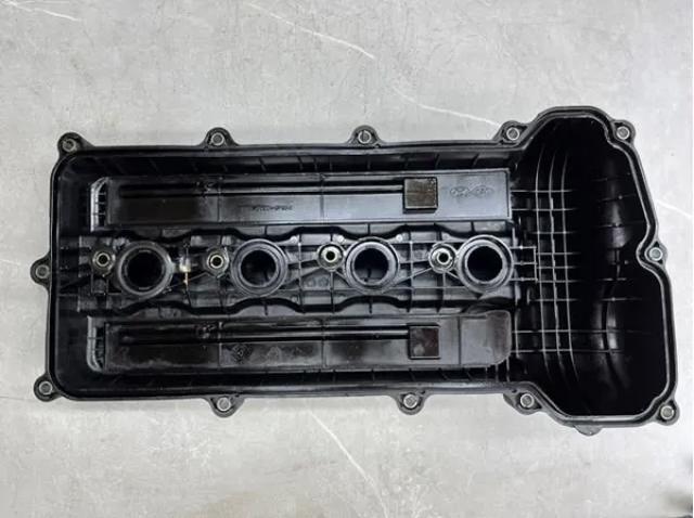 Крышка клапанов 224102B100 HYUNDAI