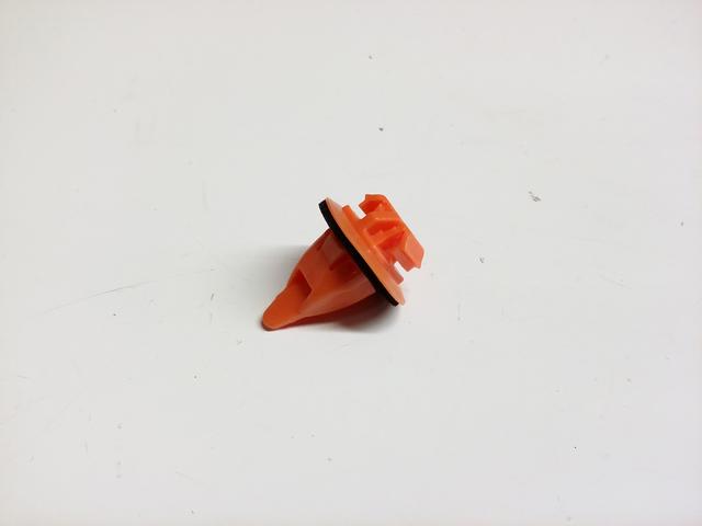 7539735010 TOYOTA Клипса крепления накладок порогов купить в Одесса