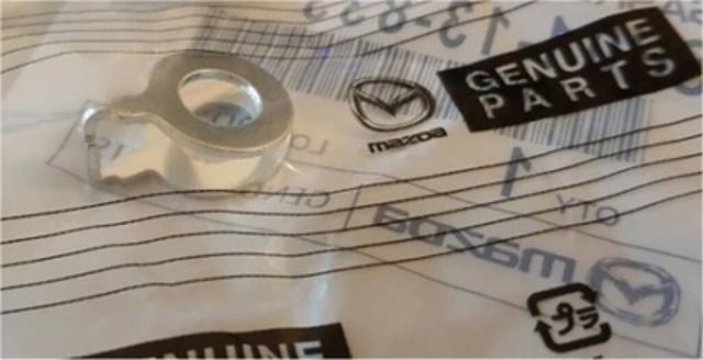 SH0113833 MAZDA Шайба форсунки верхняя купить в Кривой Рог