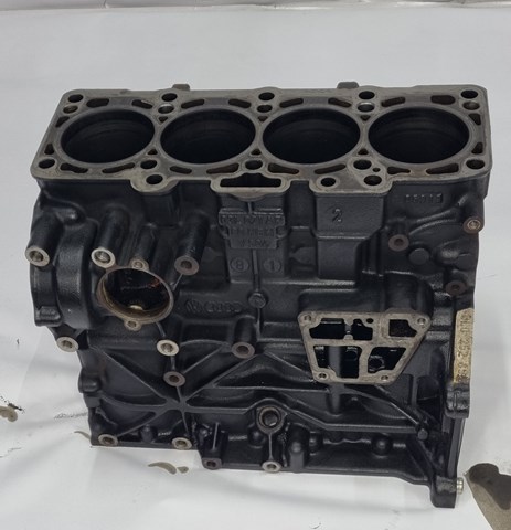 Блок цилиндров двигателя 03L103011AQ VAG