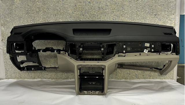 Панель приборная торпеды 3CN857003H VAG