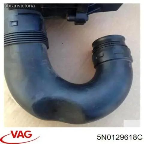 Патрубок воздушный, вход воздушного фильтра 5N0129618C VAG