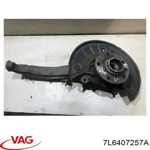 Кулак поворотный передний левый 7L6407257A VAG