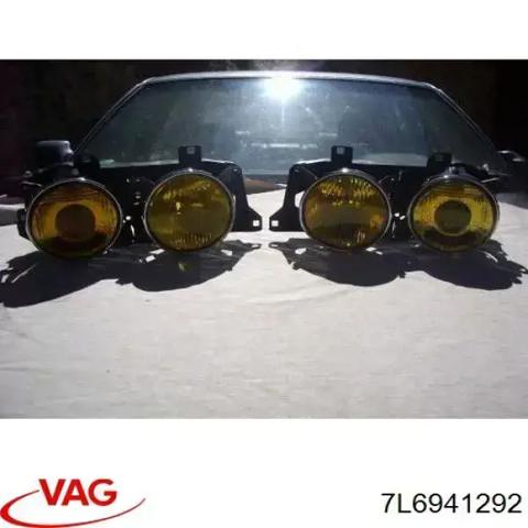 Кронштейн-адаптер крепления фары передней, правой 7L6941292 VAG