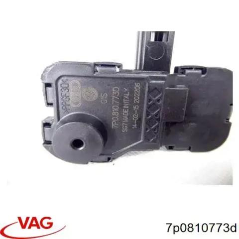 Мотор-привод открытия лючка бака 7P0810773D VAG