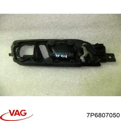 Направляющая переднего бампера, правая 7P6807050 VAG