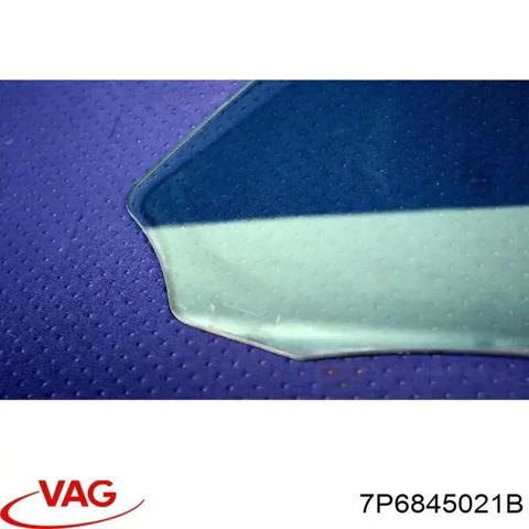 Стекла и уплотнители стекла ветрового правого/левого 7P6845021B VAG