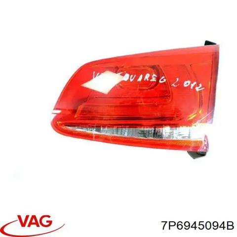 Фара задняя правая внутренняя 7P6945094B VAG