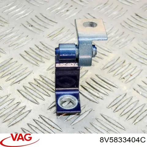 Завеса двери передней правой 8V5833404C VAG