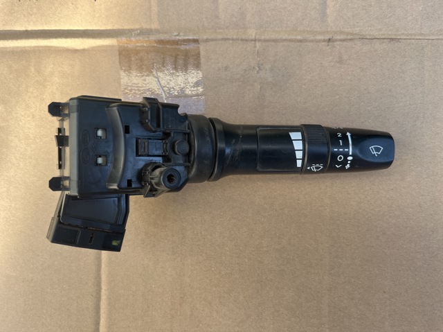 Переключатель подрулевой, правый 934201R710 HYUNDAI