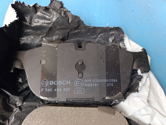 BOSCH 0986494526 Передние тормозные колодки в наличии Житомир