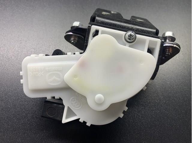 Замок крышки багажника G33M62310B MAZDA