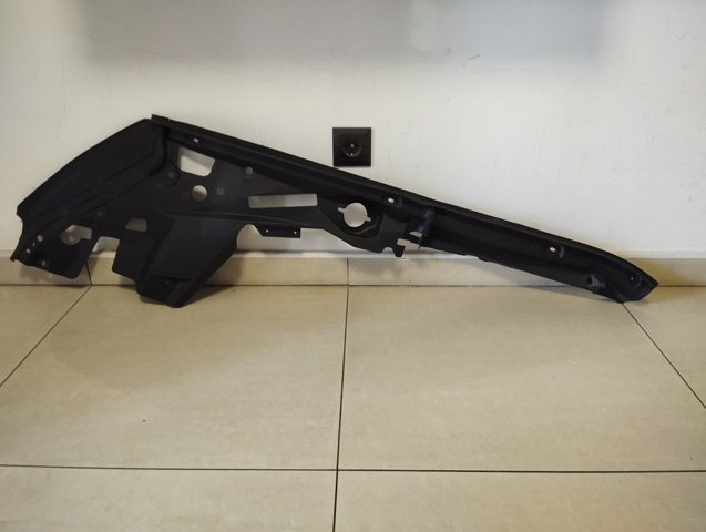 51717418198 BMW Уплотнитель крыла купить в Черновцы