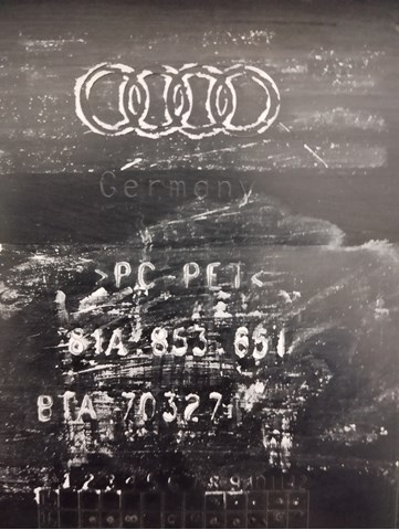 VAG 81A853651 Решетка радиатора в наличии Сумы
