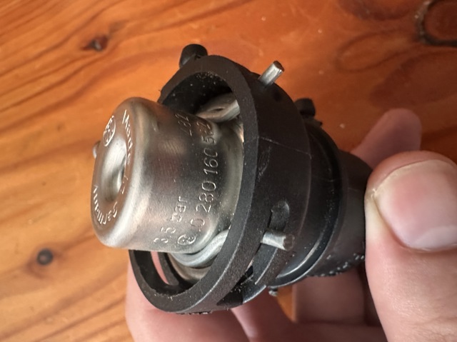 BOSCH 0280160562 Регулятор давления топлива в наличии Харьков