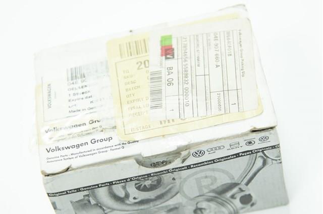 04E907660A Датчик уровня масла купить Львов