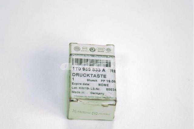 1T0959833AREH Кнопка открытия лючка бензобака купить Черкассы