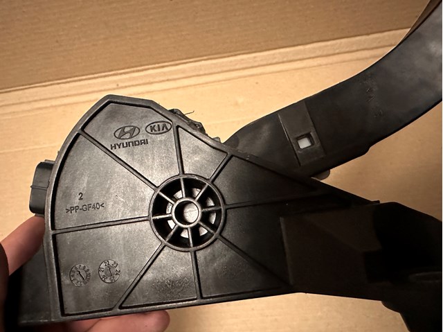 32700G4210 HYUNDAI Педаль газа купить в Ужгород