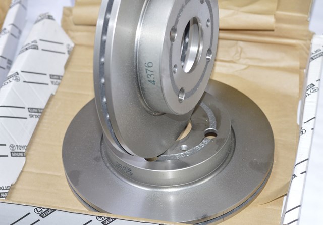 Передний тормозной диск 435120D010 TOYOTA