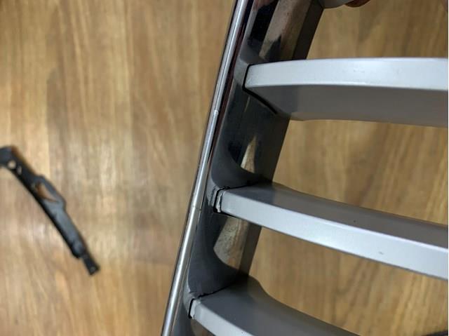 51137367422 BMW Решетка радиатора правая купить в Кривой Рог