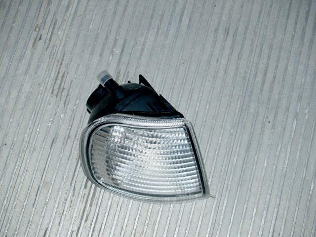 Поворотник правый 6K5953050A VAG