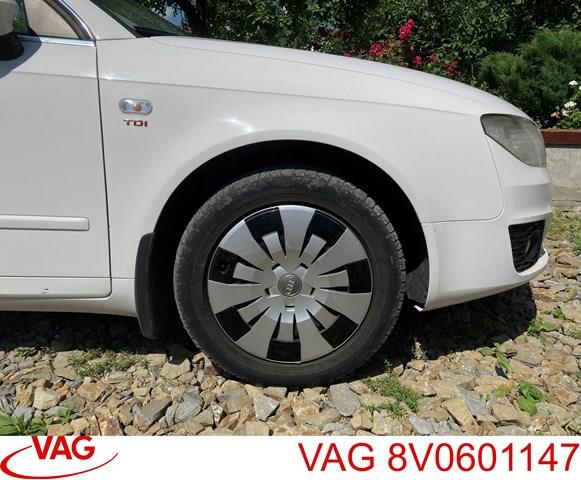 Колпак колесного диска 8V0601147 VAG