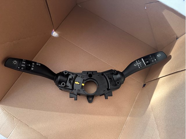 Переключатель подрулевой в сборе 93404J7960 HYUNDAI