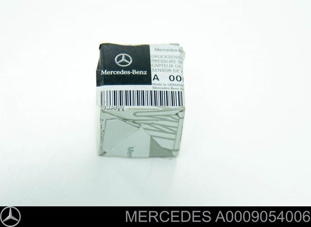 Датчик давления топлива A0009054006 MERCEDES