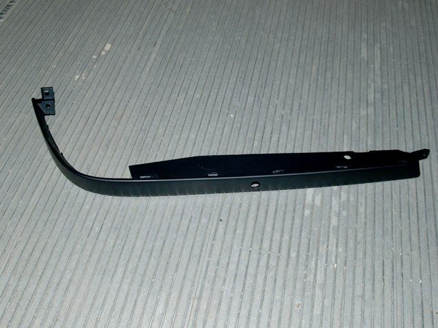 Ресничка правой фары A2028260477 MERCEDES