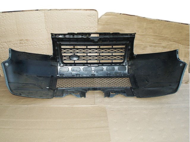 Бампер на авто LR006251 LAND ROVER