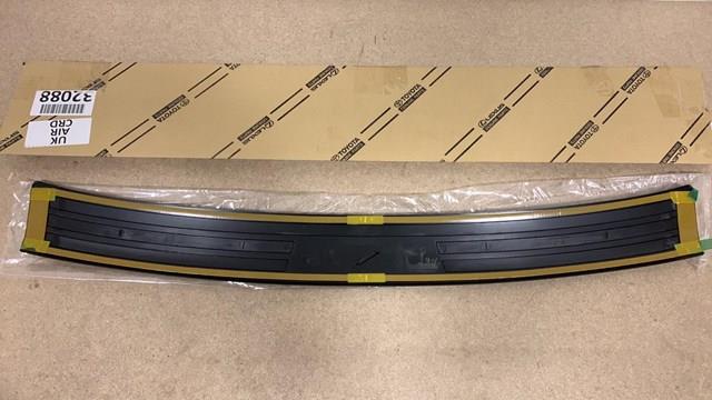 TOYOTA 0847548804 Накладка бампера заднего верхняя защитная (ступень-подножка) в наличии Павлоград