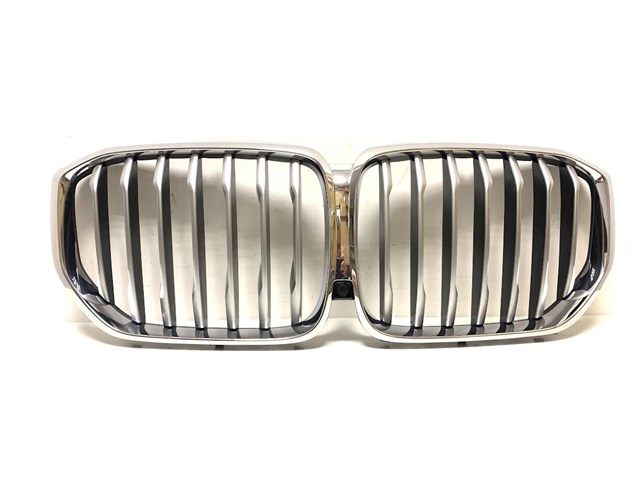 Решетка радиатора 51137454887 BMW