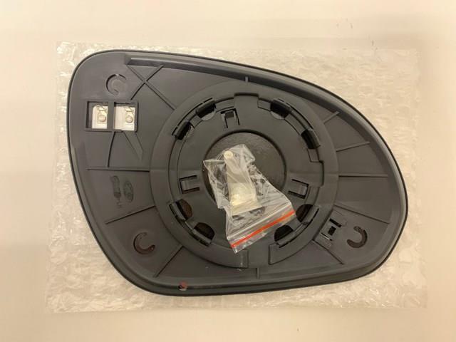 Зеркальный элемент левый 876112R100 HYUNDAI