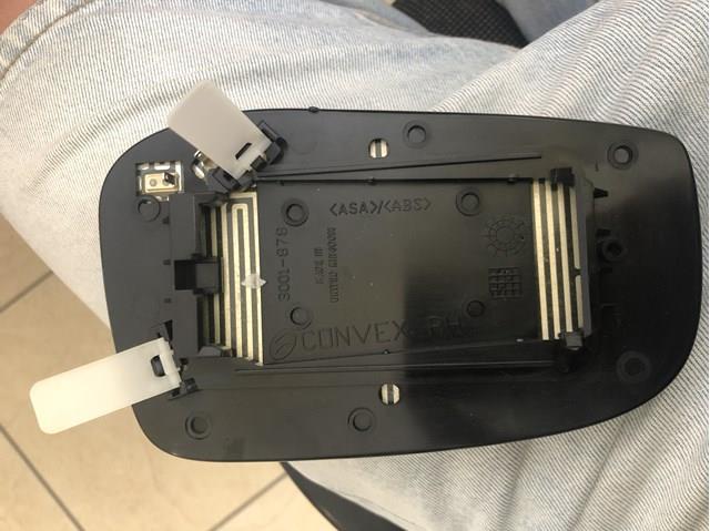 30634720 VOLVO Зеркальный элемент зеркала заднего вида правого купить в Ужгород