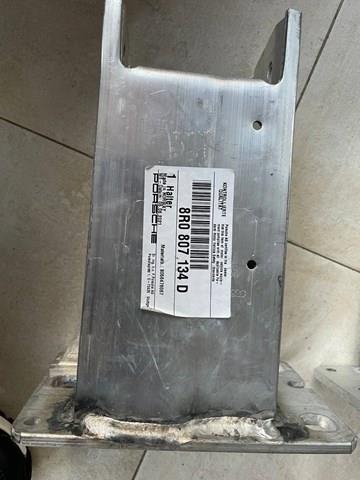 PORSCHE 8R0807134D Кронштейн усилителя переднего бампера в наличии Ирпень
