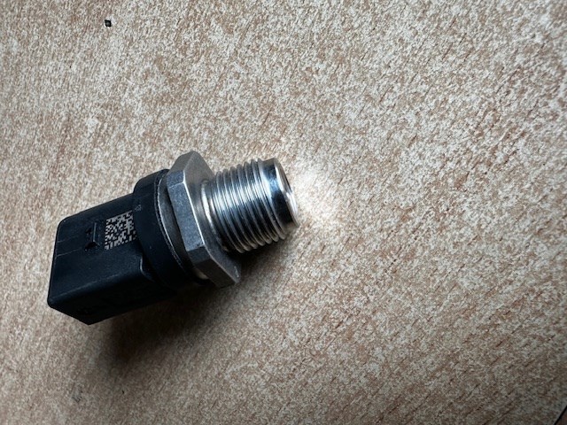 0281002842 BOSCH Датчик давления топлива купить в Сумы