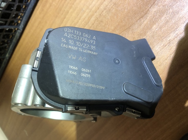 VAG 03H133062A Дроссельная заслонка в наличии Тернополь