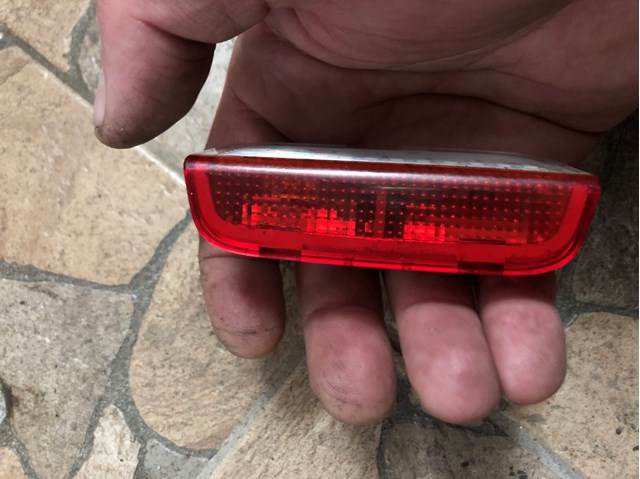 Лампа подсветки в двери, передней правой 1K0947411C PORSCHE