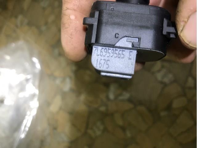 VAG 7L6959565E Блок управления зеркалами заднего вида, на двери в наличии Ирпень