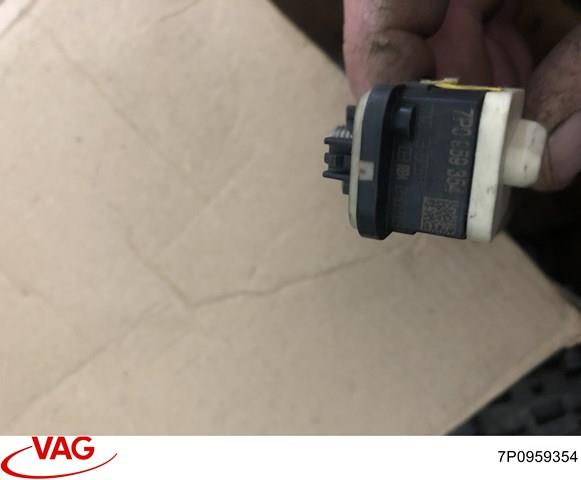 VAG 7P0959354 Датчик удара в наличии Ровно