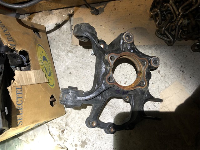 Цапфа поворотного кулака GHP92611X MAZDA